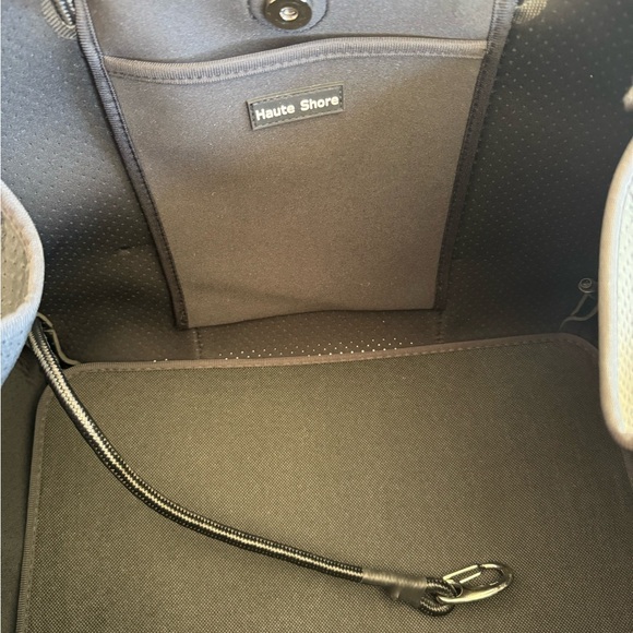 HAUTE SHORE Neoprene Tote with Zipper Wristlet Pouch - Picture 15 of 16